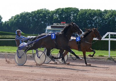 mb P2820293 Light the Fire