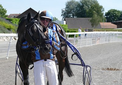 mb P2820342 Light the Fire