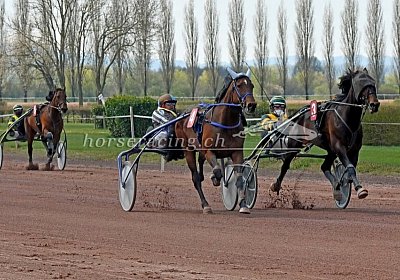 Av 14 04 21 G uw 04 04 enattof vessillo as elattori