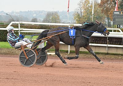 uw 05 07 fantastic girl