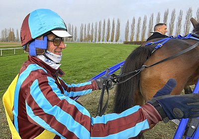 v IMG 2125 Adrian Burger